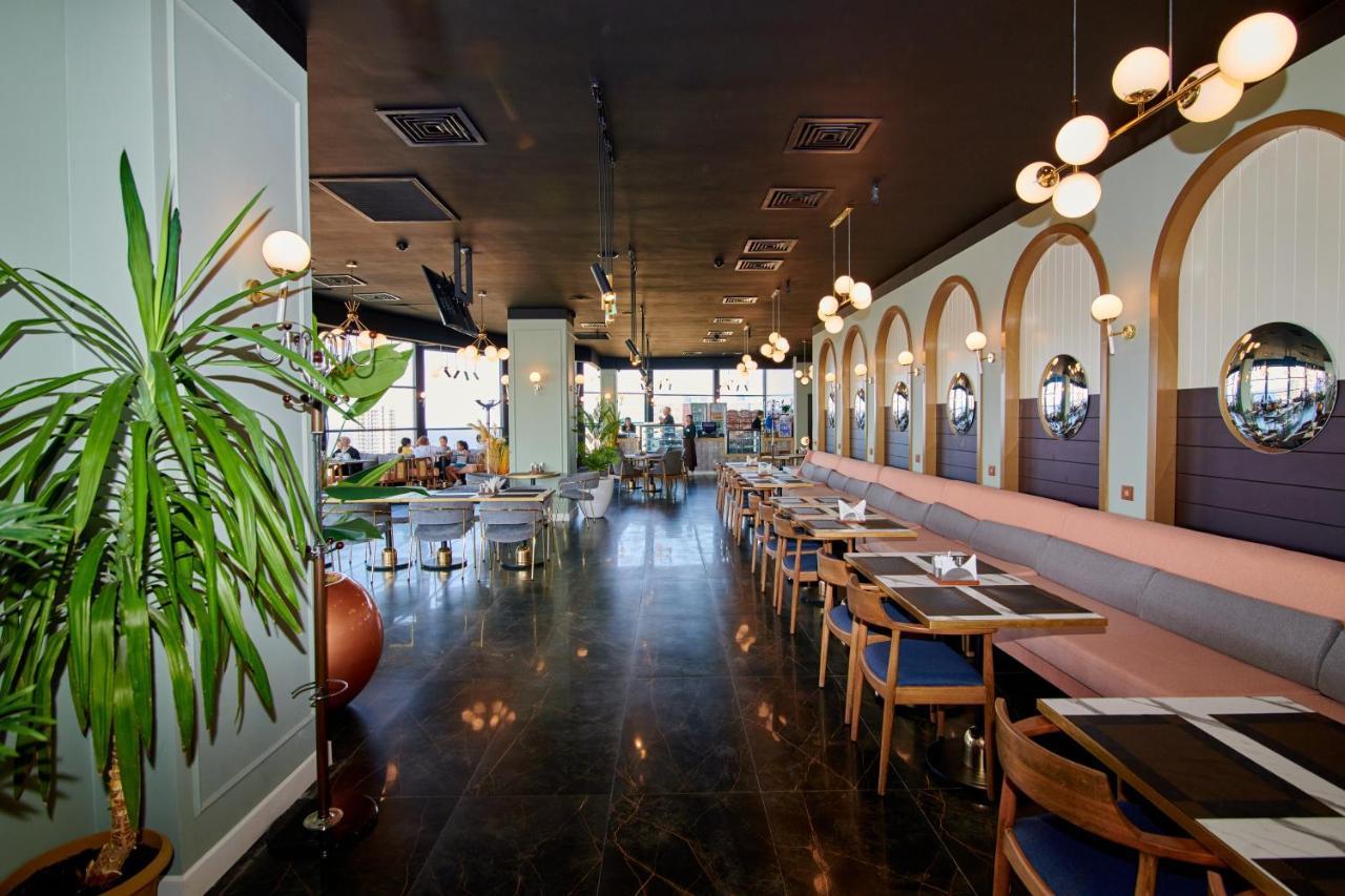 Grand Hotel Victory Актау Екстериор снимка Restaurant interior