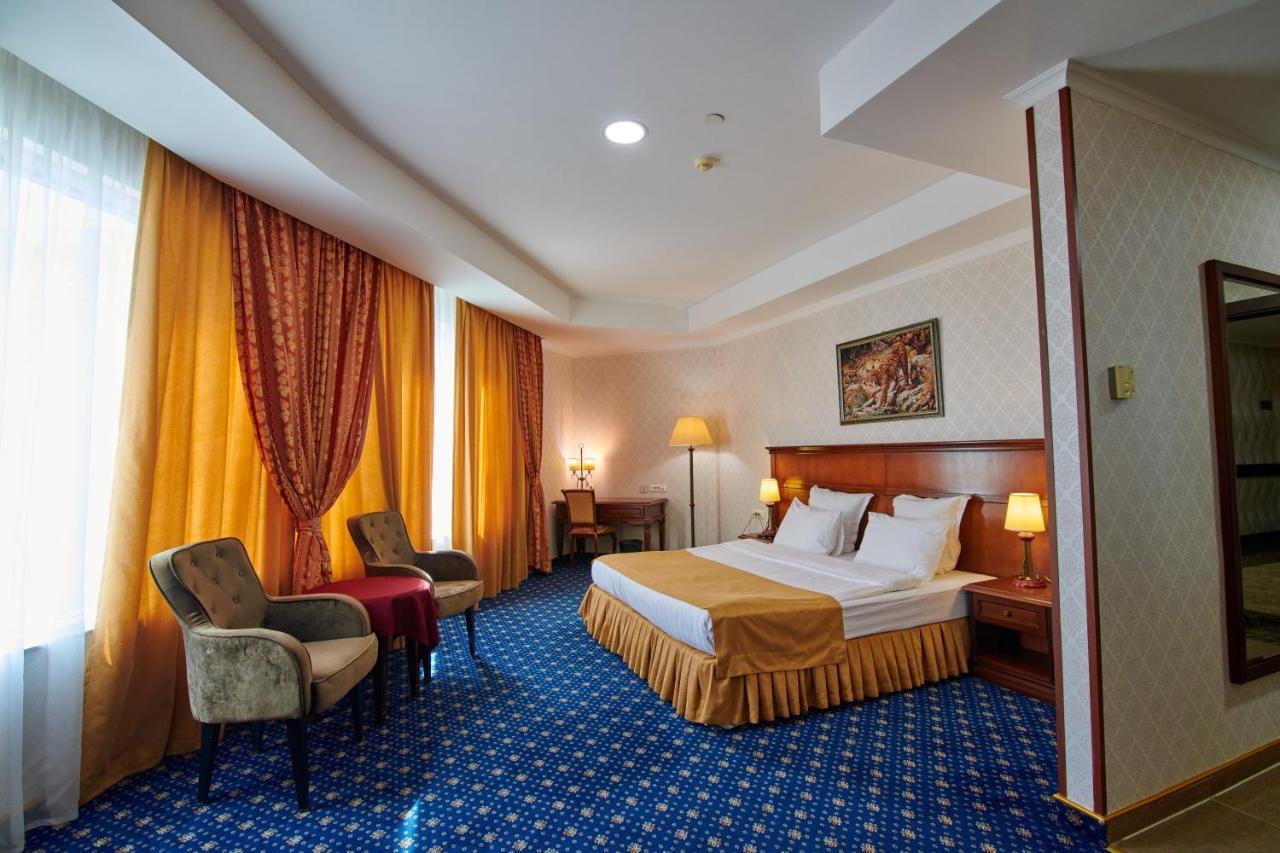 Grand Hotel Victory Актау Екстериор снимка A room at the hotel