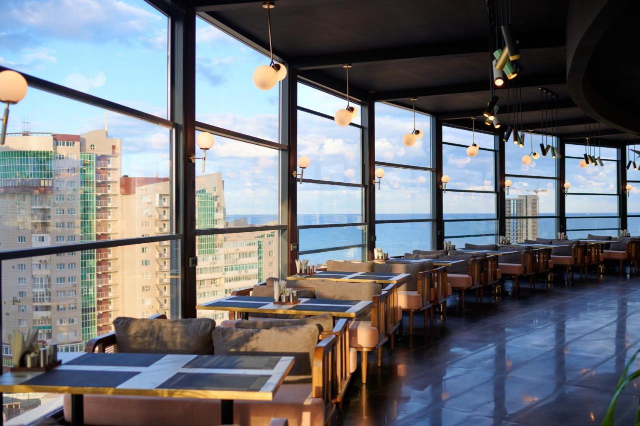 Grand Hotel Victory Актау Екстериор снимка Skyline Bar